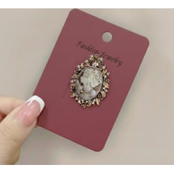 Antik Stil Kristal Çerçeveli Klasik Broş