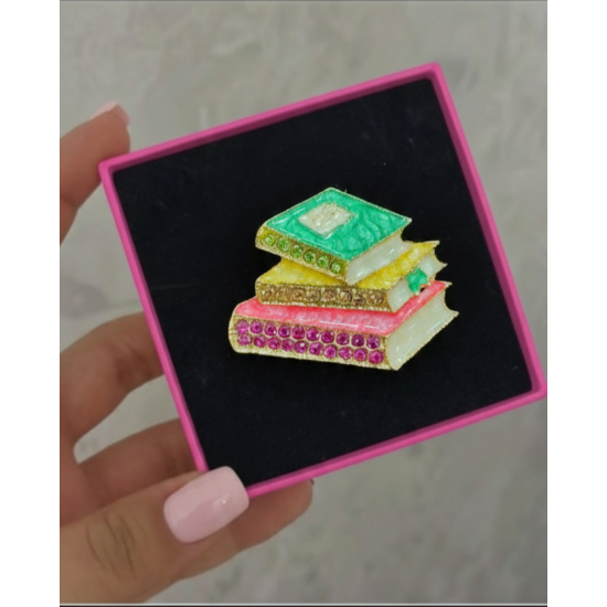 renkli-tasli-emaye-islemeli-ust-uste-kitaplar-bros-modeli