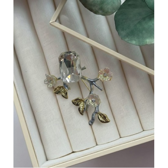 buyuk-kristal-tasli-ve-cicekli-antik-dal-bros-modeli