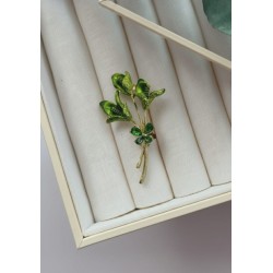 Zarif Yeşil Bahar Çiçekleri Buketi Broş