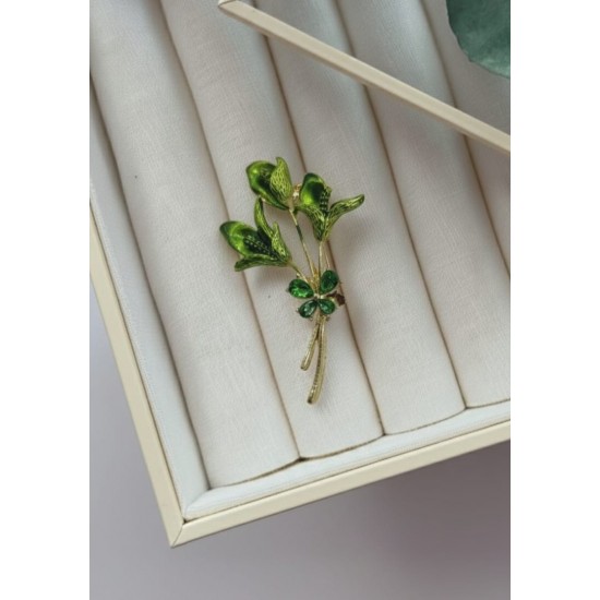 yesil-emaye-cicek-buketi-kristal-tasli-bros-modeli